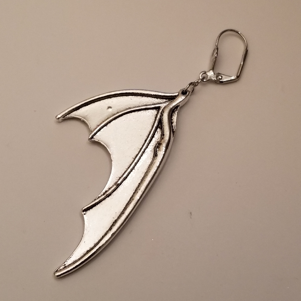 🍁3/$25 Silver Wing Dangle Earring